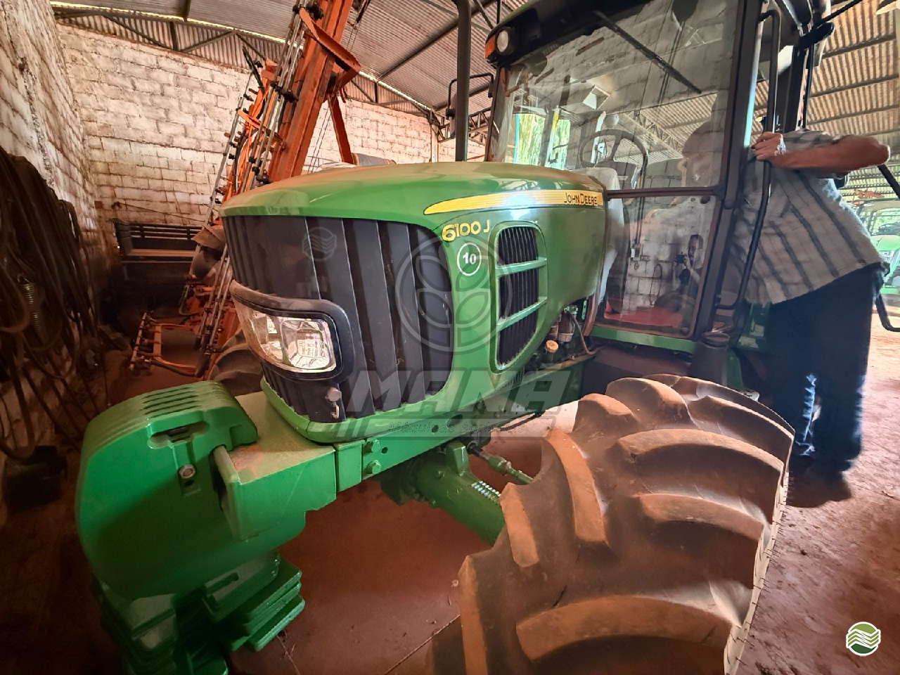 TRATOR JOHN DEERE JOHN DEERE 6110J Tração 4x4 Mana Máquinas RIBEIRAO PRETO SÃO PAULO SP